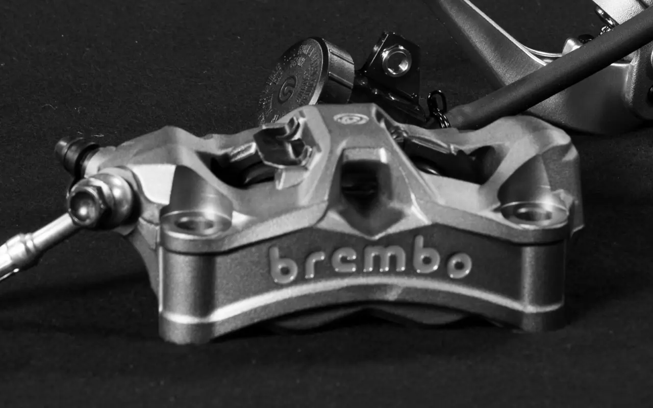 NkUMWhTmQs_Brake caliper.webp